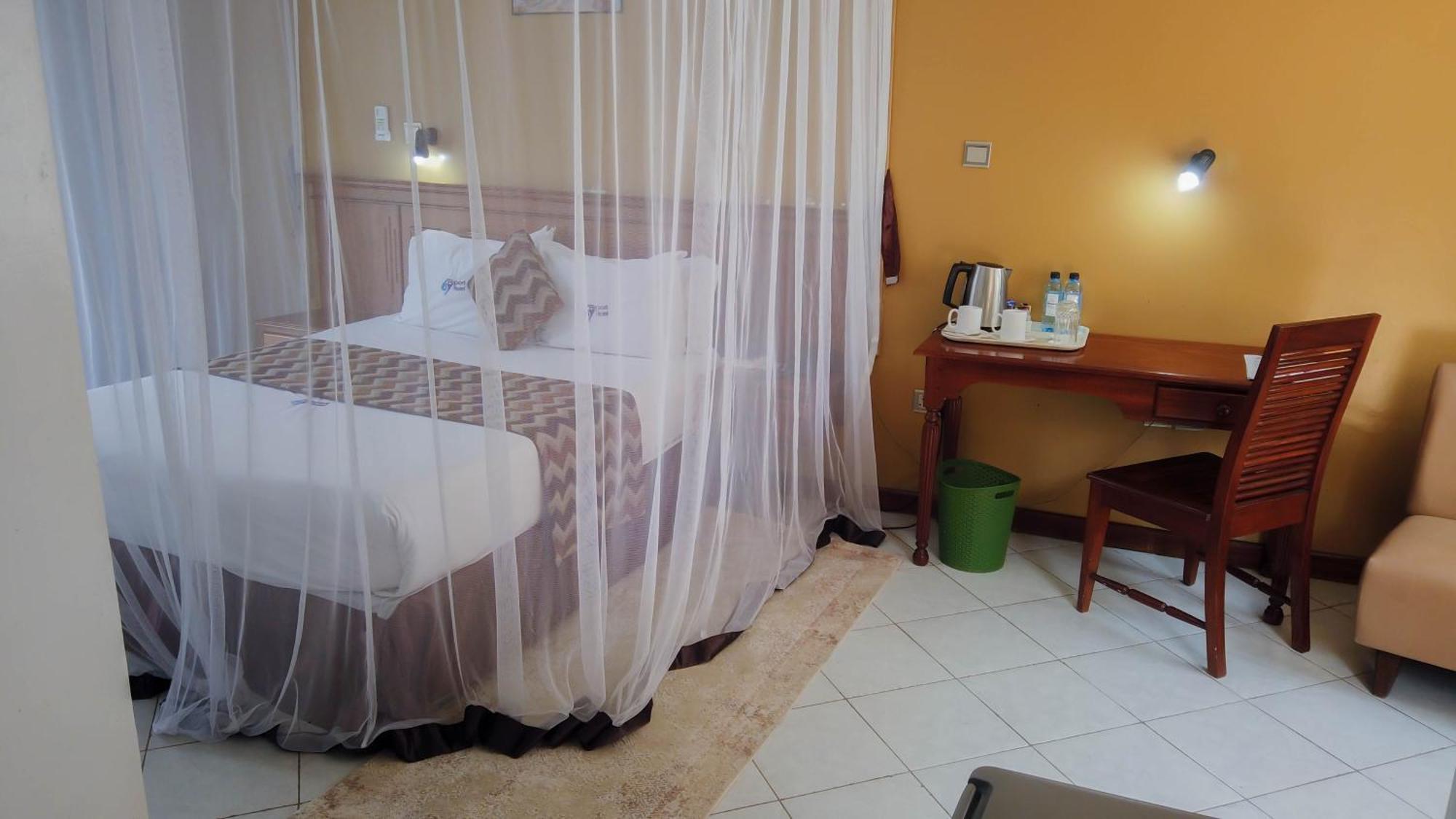 67 Airport Hotel Nairobi Mlolongo Exterior photo